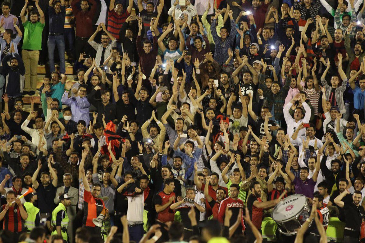 ورزشگاه دیدار سیاهجامگان - ذوبآهن مشخص نیست!