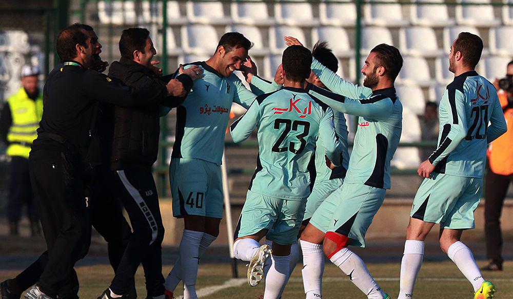 پیکان 1- فولاد ٠؛ فرار جلالی از بحران