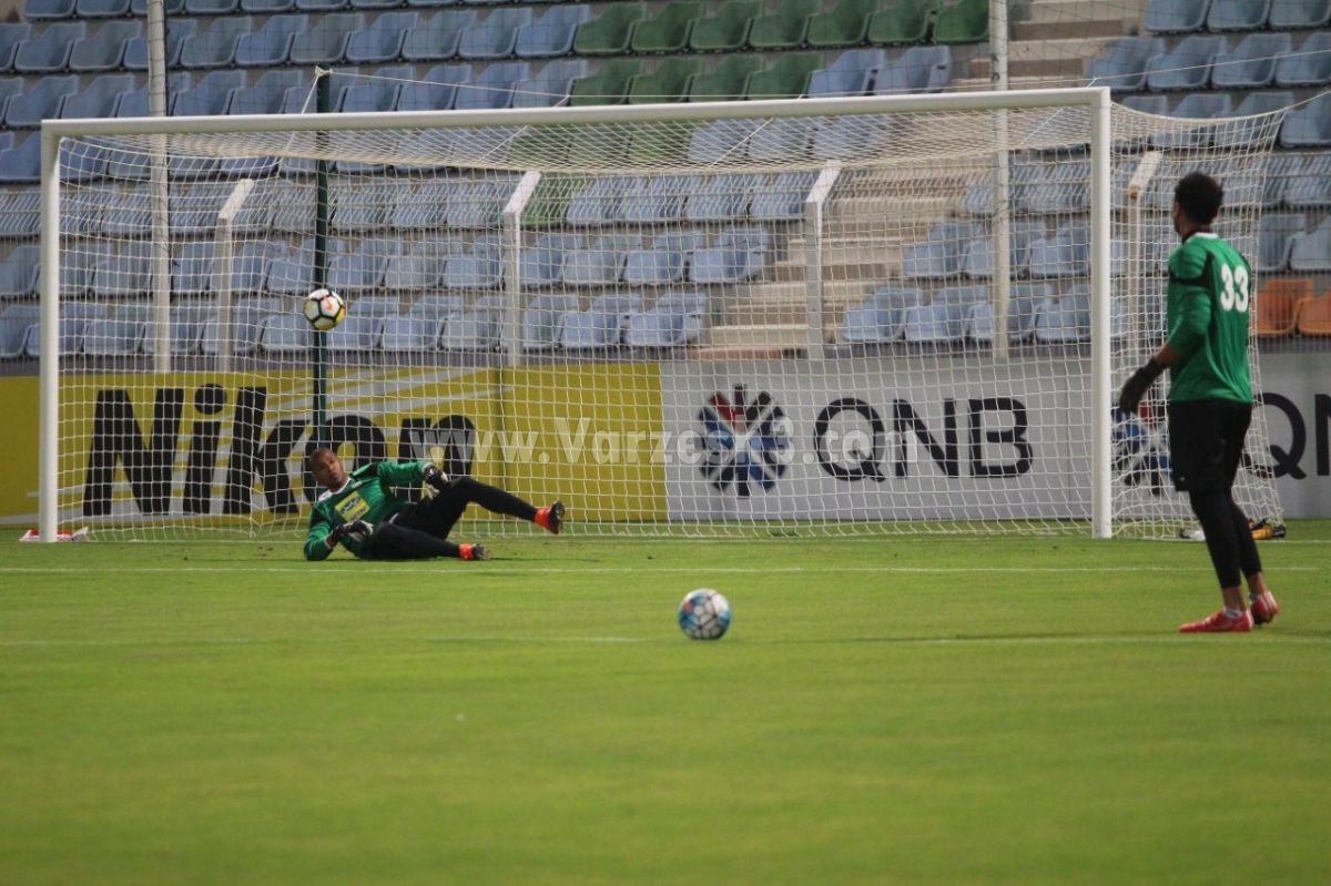 سد برزیلی مقابل منتخب جهان الاهلی(عکس)