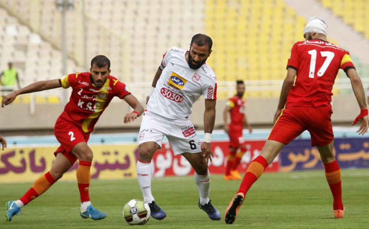 خطر از بیخ گوش مهاجم فولاد گذشت