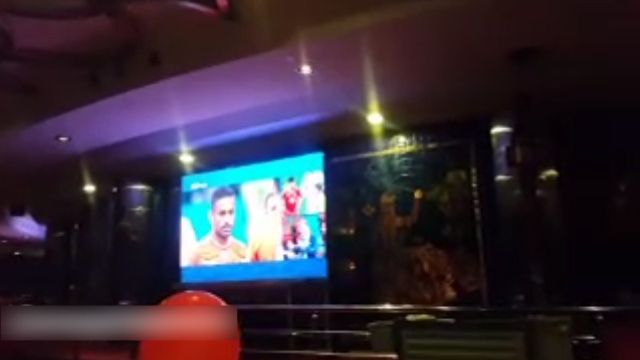 لحظه به ثمر رسیدن گل مردود ایران مقابل اسپانیا در رستوران گردان برج میلاد