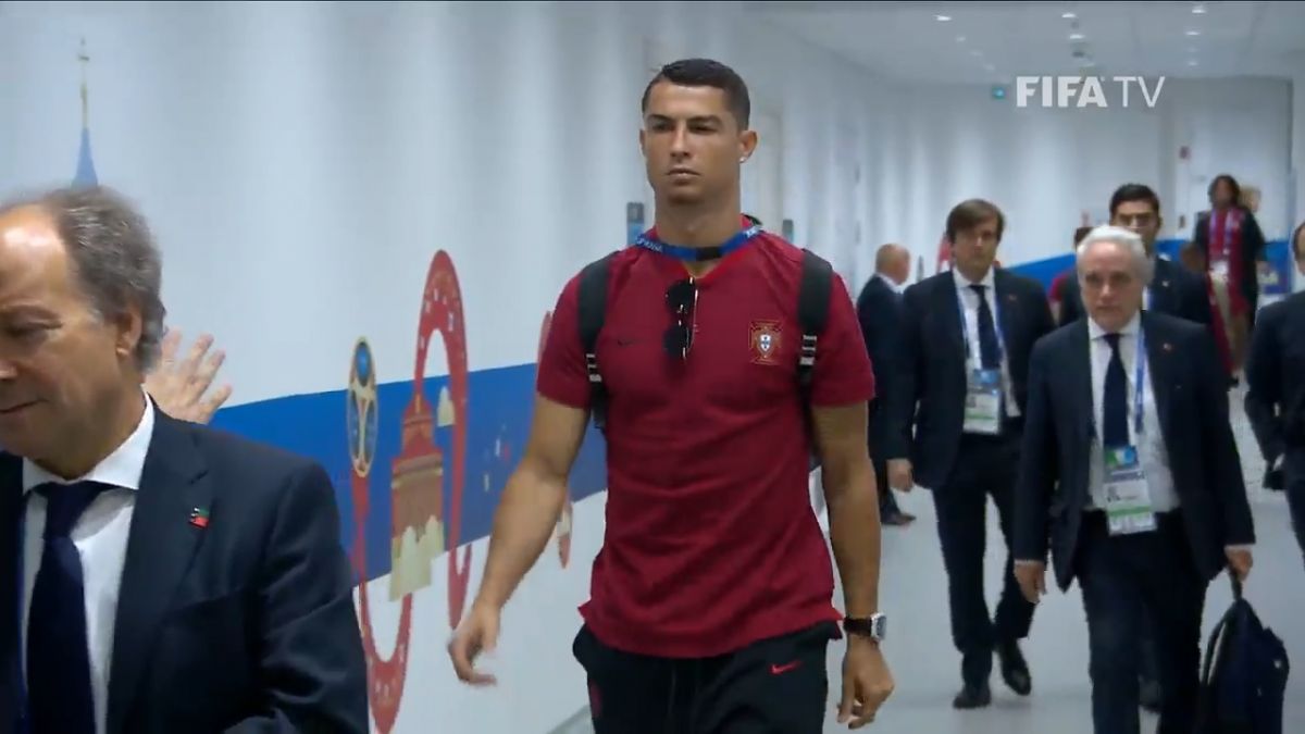 ورود بازیکنان پرتغال و مراکش به ورزشگاه