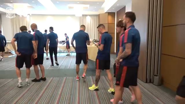 حواشی اردوی اسپانیا پیش از حرکت به سمت ورزشگاه برای بازی مقابل مراکش