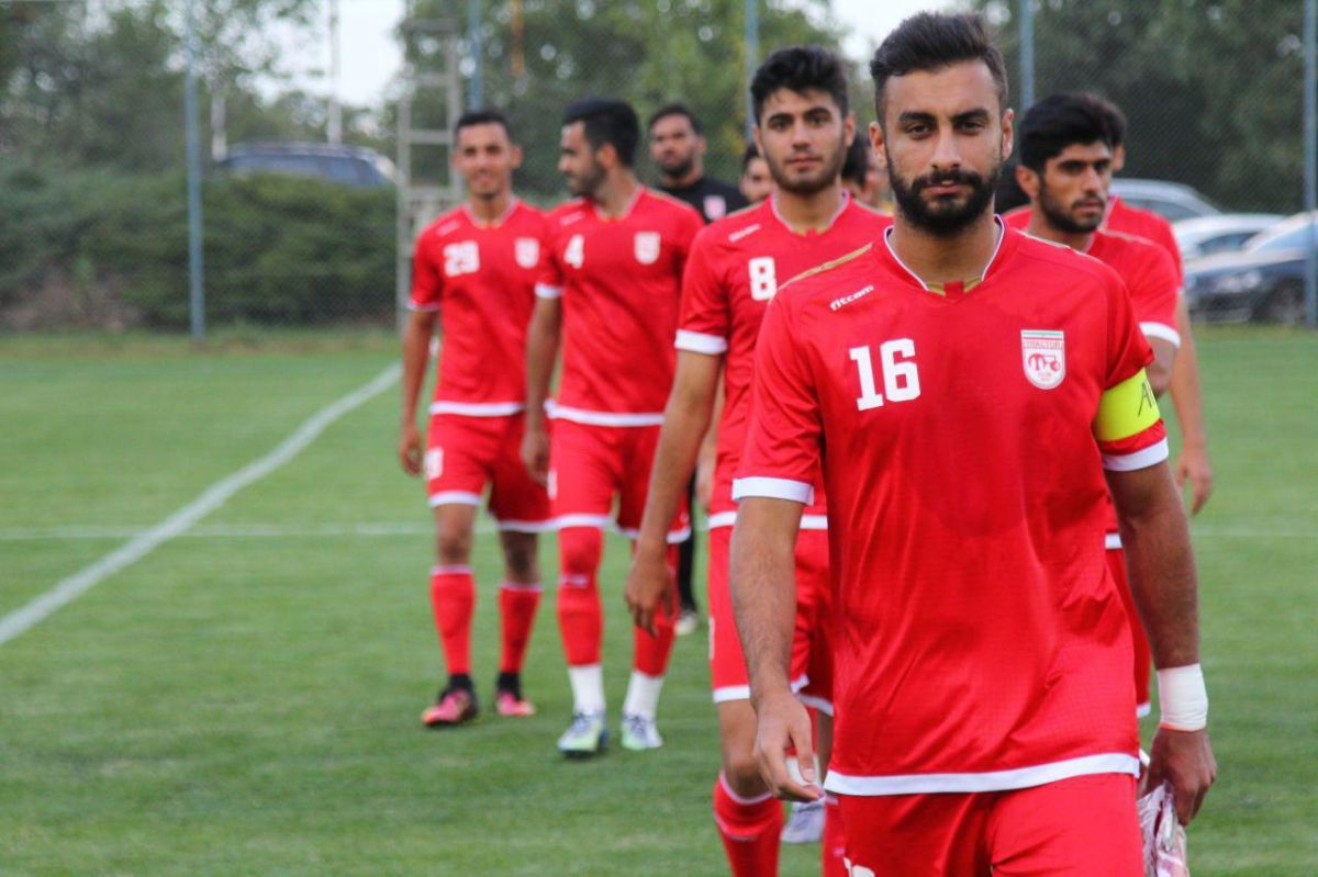 بازوبند تراکتور بردست جوانترین گزینه ممکن(عکس)