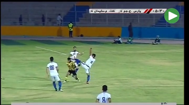 خطای وحشتناک بازیکن نفت مسجدسلیمان و تصمیم عجیب داور