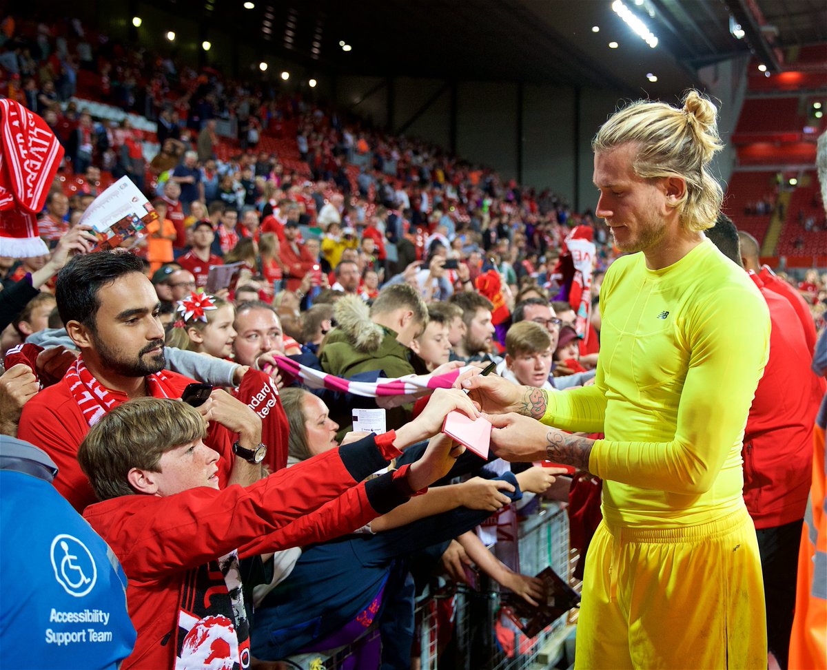 تشویق پرشور هواداران لیورپول پس از ورود کاریوس به بازی مقابل تورینو