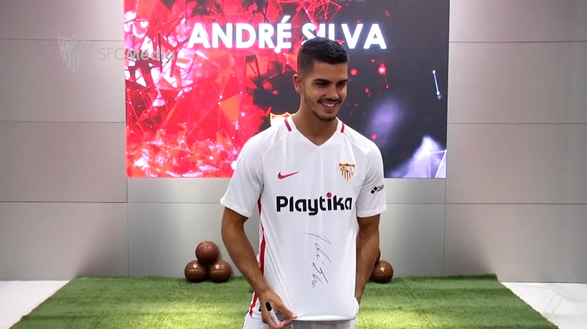 معارفه آندره سیلوا بازیکن جدید سویا