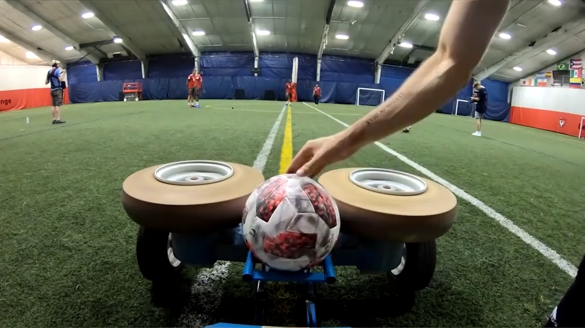 چالش کنترل توپ ارسالی با سرعت 150 کیلومتر توسط بازیکنان بایرن مونیخ