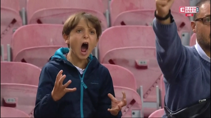 شادی جالب کودک هوادار میلان پس از گل دقیقه 95 مقابل رم