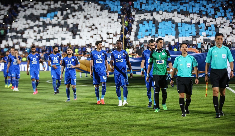 گلایه برخی بازیکنان از گزارشگر بازی السد/ چرا کاسه کوزهها سر سه بازیکن استقلال شکست؟