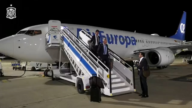 بازگشت بازیکنان اسپانیا به کشور پس از شکست انگلیس