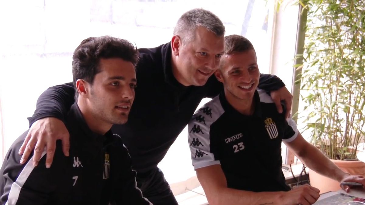 دیدار بازیکنان و کادرفنی شارلوا با هواداران