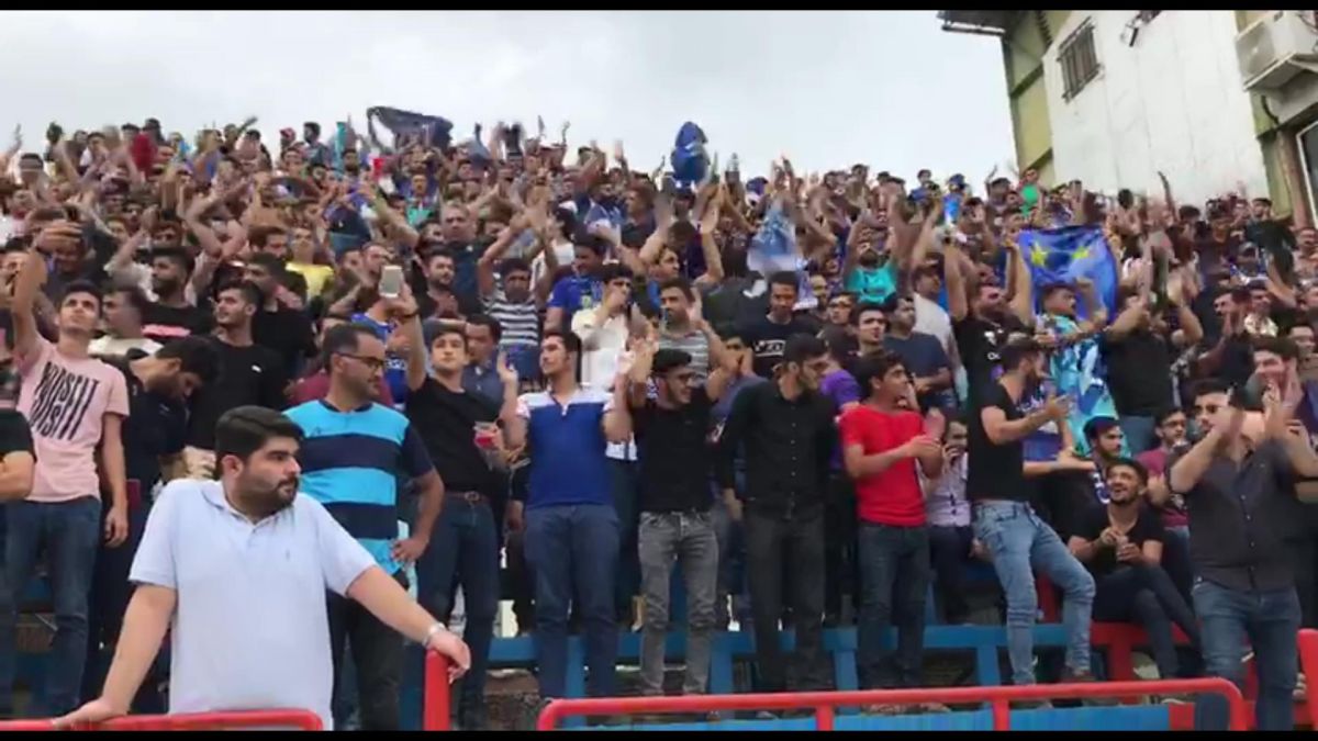 اختصاصی/ حضور هواداران استقلال در ورزشگاه وطنی قائمشهر