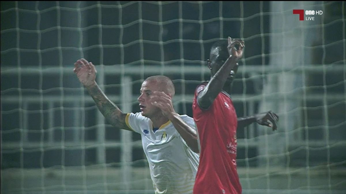 گل الغرافه به الدحیل با خطای پنالتی روی طارمی