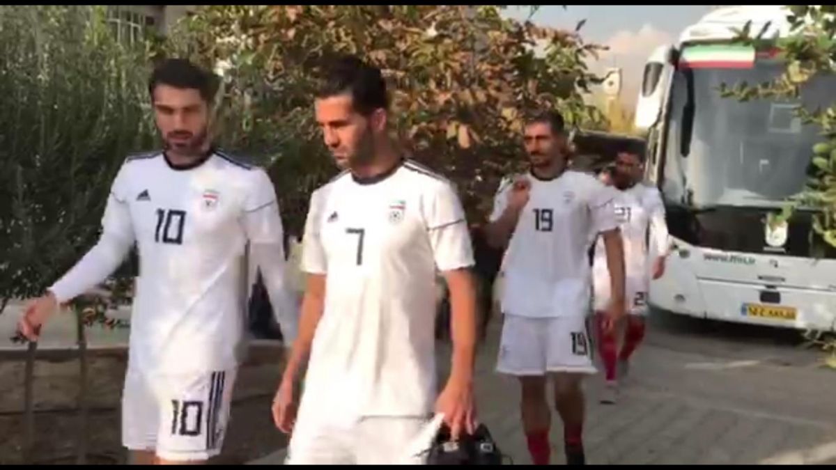 اختصاصی/ ورود بازیکنان تیم ملی به زمین پژوهشگاه نفت (17 مهر)