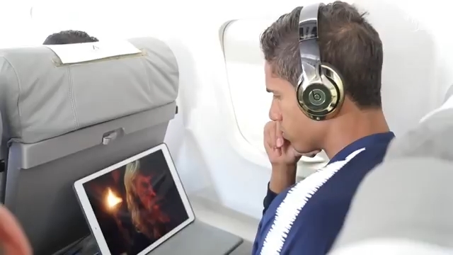 حواشی سفر بازیکنان فرانسه به برتانی برای بازی مقابل ایسلند