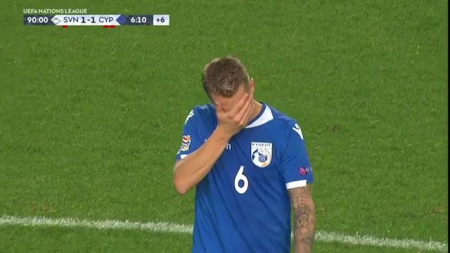 علاقه شدید بازیکن قبرس به خطای عمد و اخراج شدن