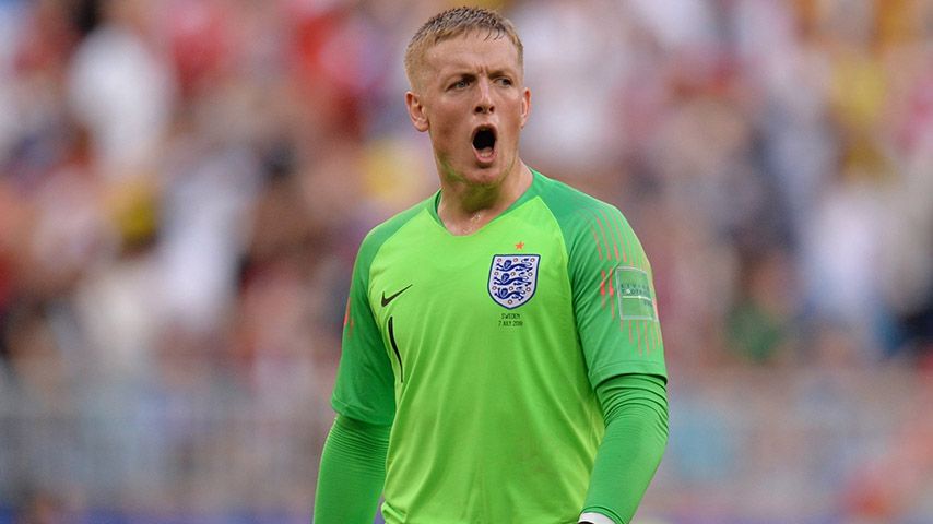 مهار 3 امتیازی پنالتی کریستال پالاس توسط پیکفورد دروازه‌بان اورتون و انگلیس