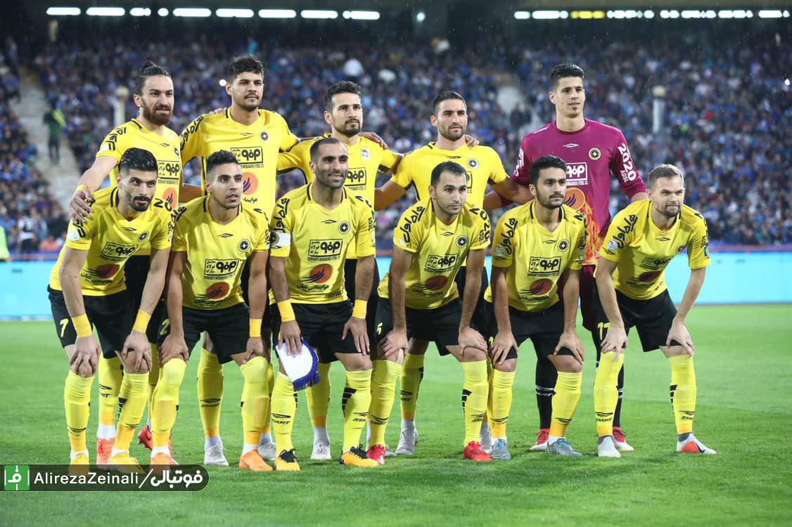 #عكس_نوشت:٦برد و ٤ تساوي در ثلث ليگ و امتيازي در استانداردهاي قهرماني دوباره سپاهان را بعد از چند سال به سر زبانها انداخته است.چند سالي بود از آزادي فقط شكست نصيبشان مي شد كه امروز كيروش سنت شكني كرد.