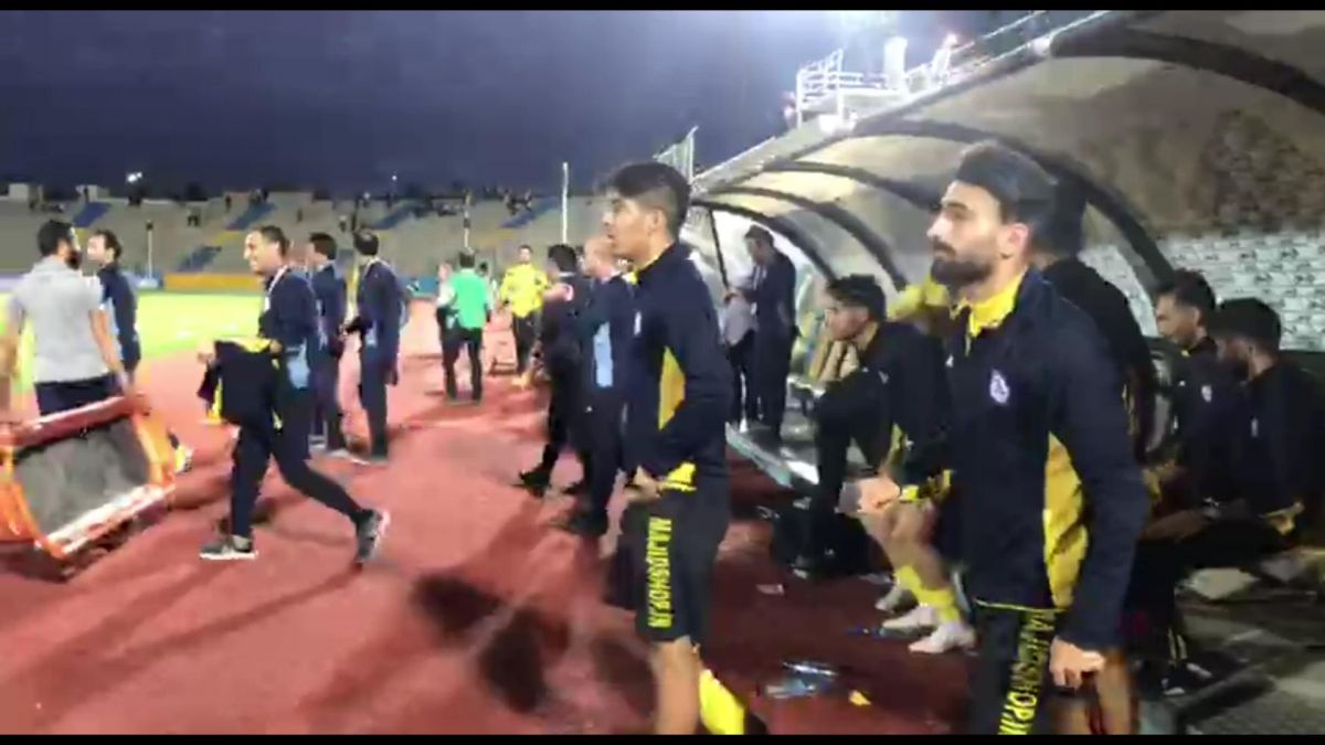 اختصاصی/ شادی کادر فنی تیم پارس جم پس از پیروزی مقابل پیکان