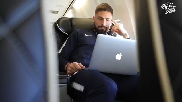 حواشی سفر تیم ملی فرانسه به هلند