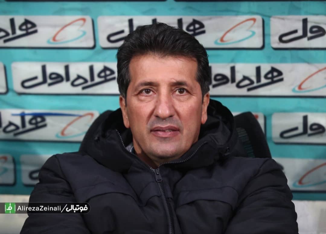 محمد تقوی: اگر اعتراضی به داور داشتم عذرخواهی میکنم/ هواداران تراکتورسازی ما را غافلگیر کردند