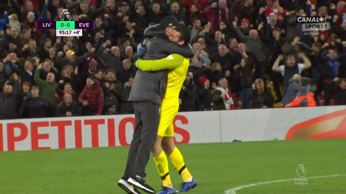 گل عجیب و جالب لیورپول به اورتون در دقیقه 95 و ورود کلوپ به زمین