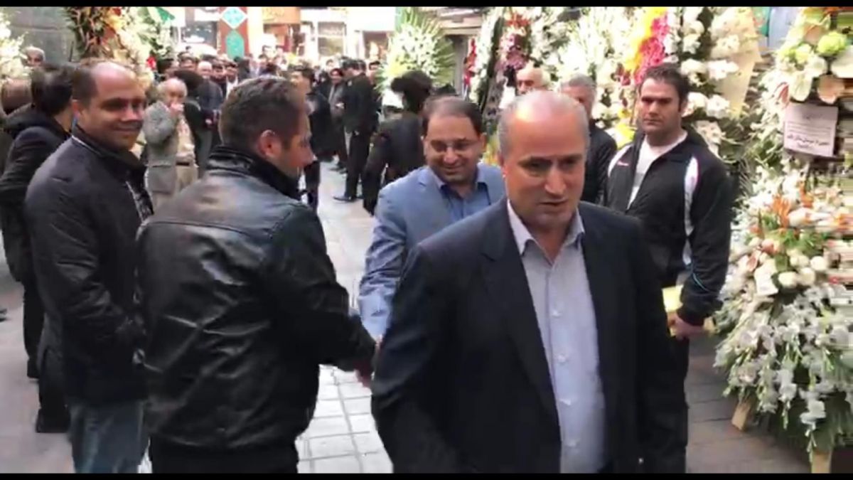 اختصاصی/ حضور مهدی تاج در مراسم ختم ایرج دانایی فرد