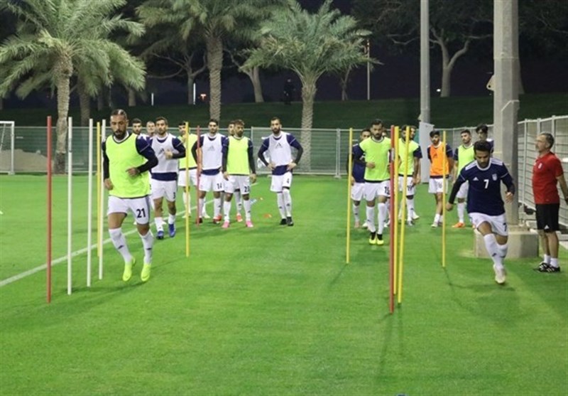 کودک بازیگوش اسیر در تور دروازه/ کمپ تیم ملی در قطر مشکیپوش شد