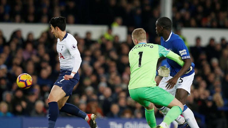 گل سون هیونگ مین مقابل اورتون با توپ ربایی دیدنی