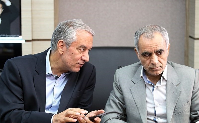 استدلالهای عجیب بهاروند برای استعفا ندادن!