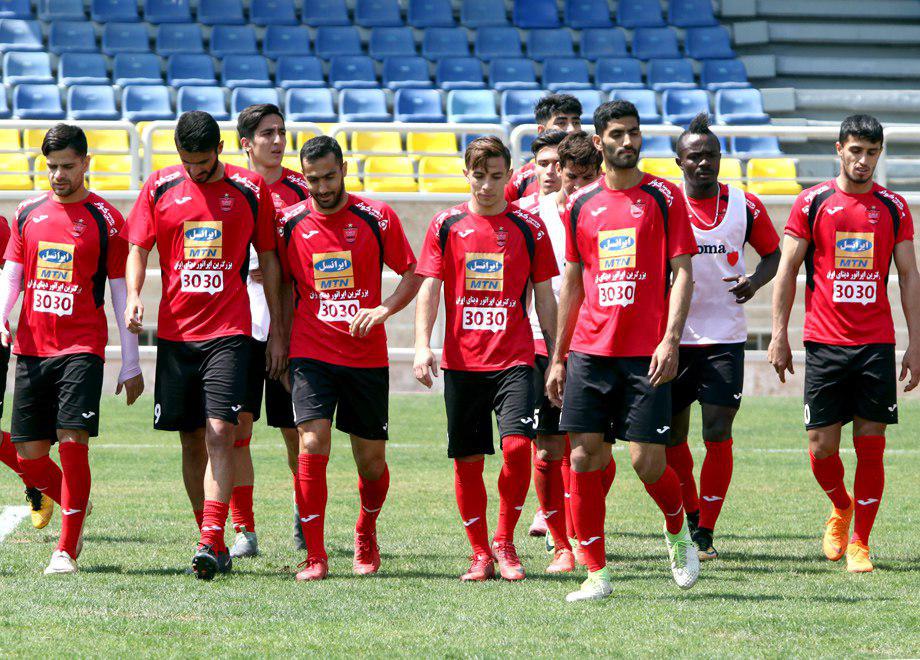 کاروان پرسپولیس به دبی رسید
