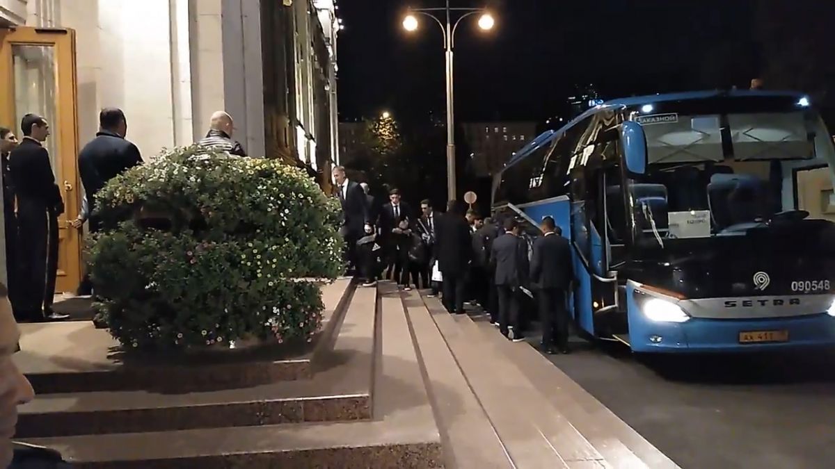 ورود کاروان رئال مادرید به هتل محل اقامت در مسکو