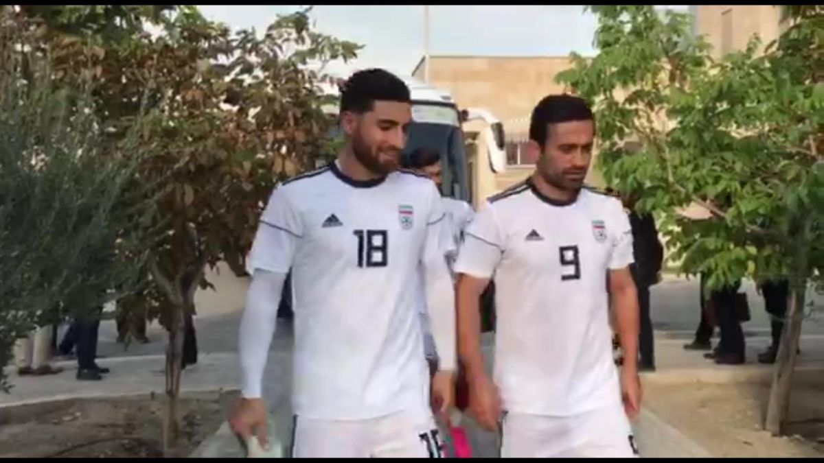 اختصاصی/ ورود بازیکنان تیم ملی به زمین پژوهشگاه نفت برای شروع تمرین امروز