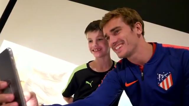 استقبال اتلتیکو مادریدی‌ها از کودک هوادار دارای نقص عضو