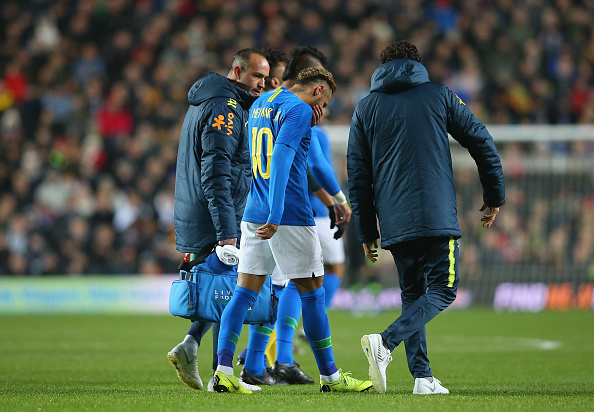 مصدومیت نیمار مقابل کامرون و احتمال دوری دو تا سه هفته ای از میادین