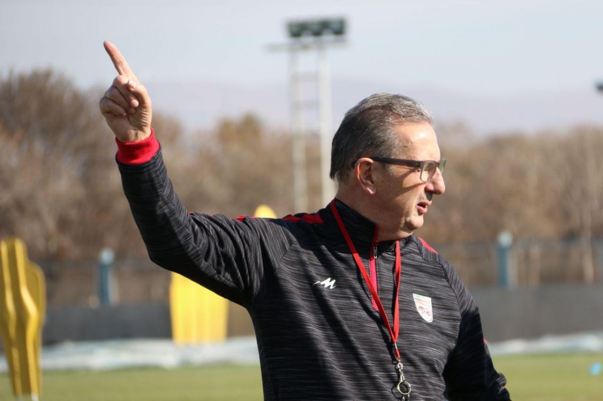 لیکنز: ایران می‌تواند به فینال آسیا برسد
