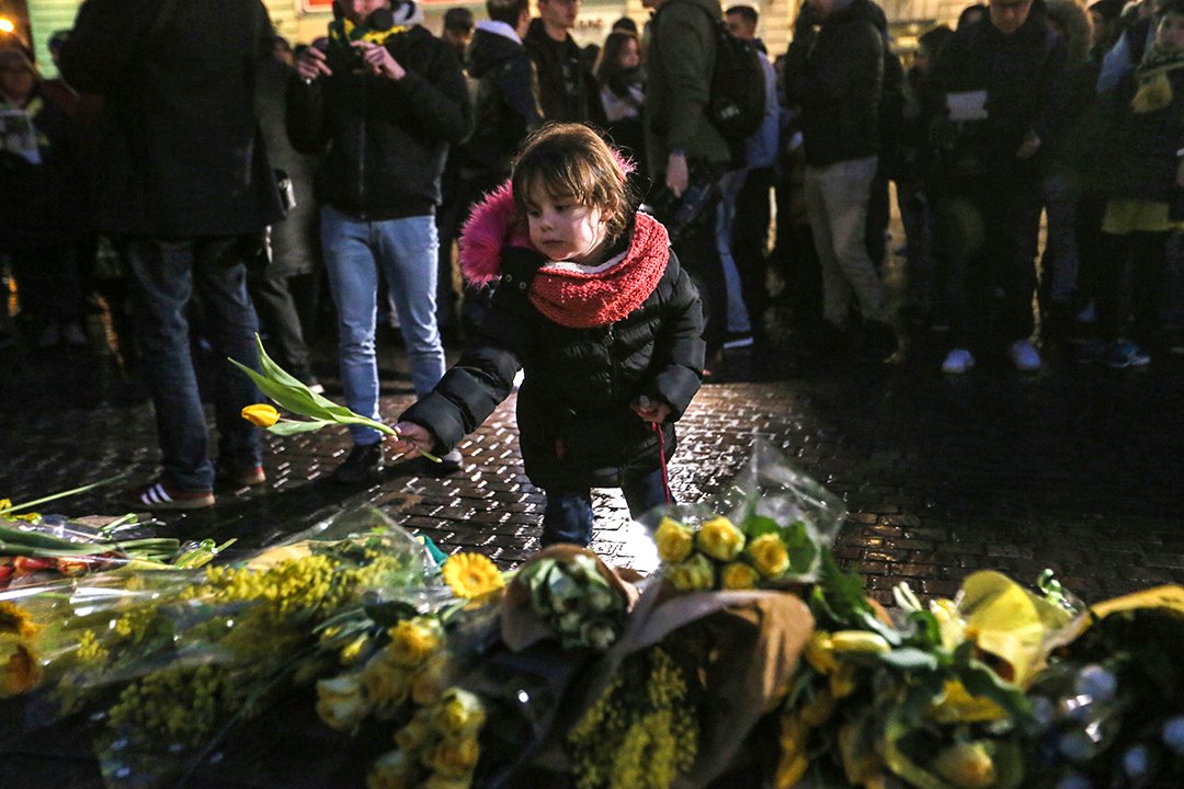 مراسم یادبود هواداران نانت برای امیلیانو سالا پس از سقوط هواپیما در راه کاردیف