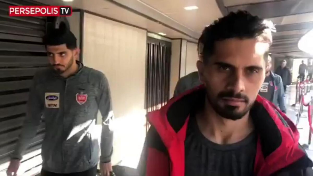 ورود بازیکنان پرسپولیس به ورزشگاه آزادی و بازدید برانکو از چمن ورزشگاه