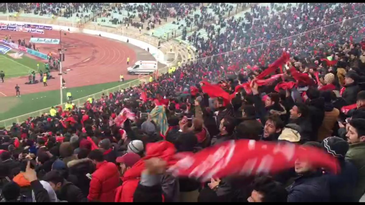 اختصاصی/ خوشحالی هواداران تراکتورسازی پس از گل اول مقابل سپاهان