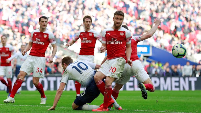 گل اول تاتنهام به آرسنال (هری کین)