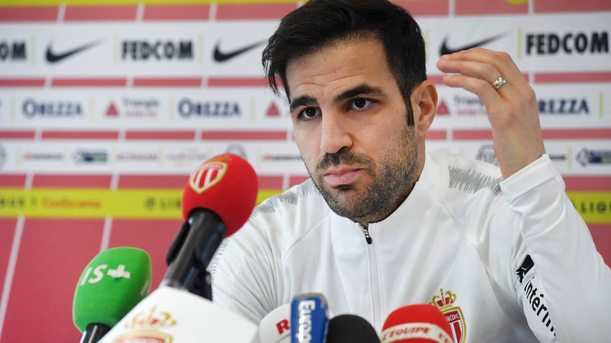 فابرگاس تیم منتخب هم‌بازی‌های دوران فوتبالش را معرفی کرد