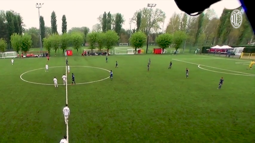 سوپرگل از وسط زمین توسط بازیکن تیم نوجوانان میلان