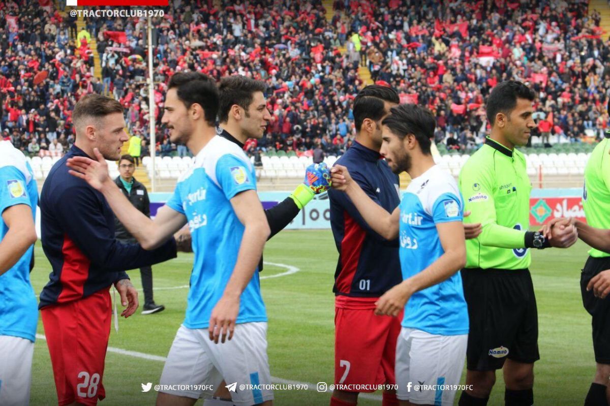 خروج تیمهای پیکان و تراکتورسازی با اسکورت پلیس