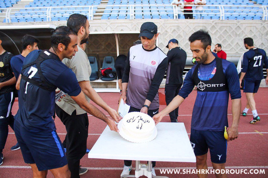 غافلگیری گلمحمدی به مناسبت روز معلم