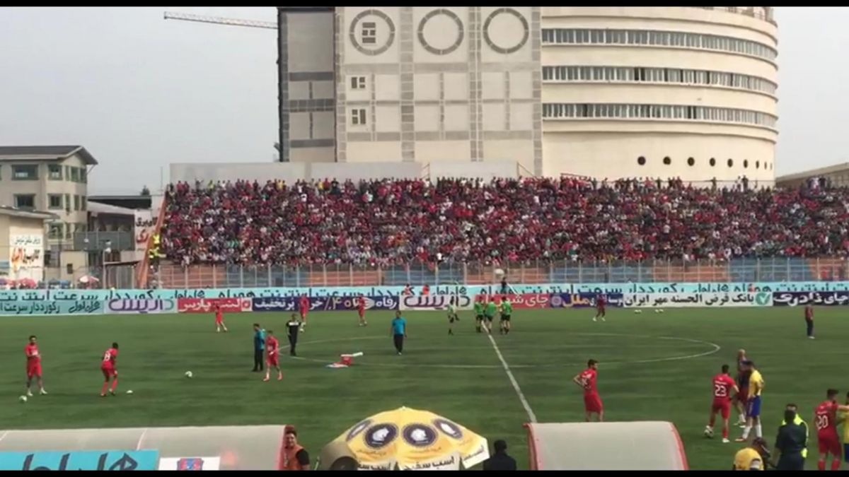 اختصاصی/ گرم کردن بازیکنان نساجی و نفت آبادان پیش از بازی