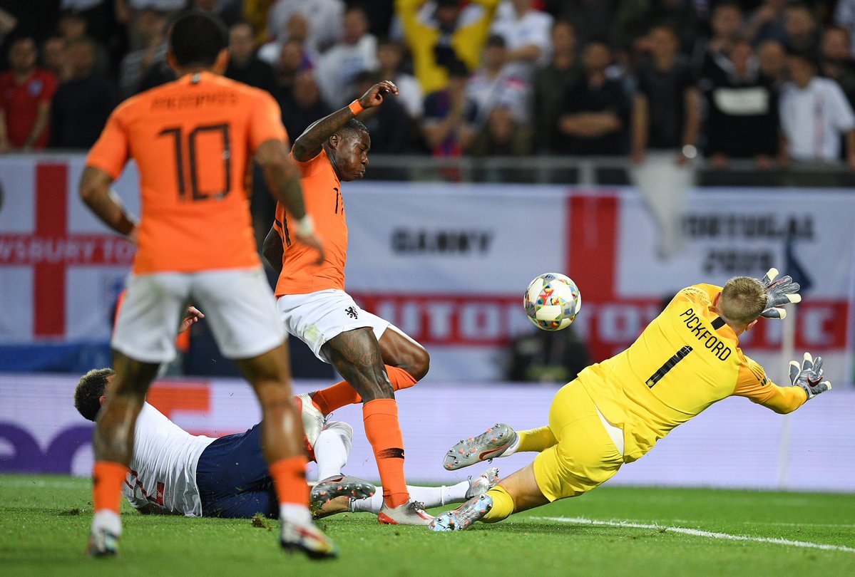 گل دوم هلند به انگلیس (پرومس)