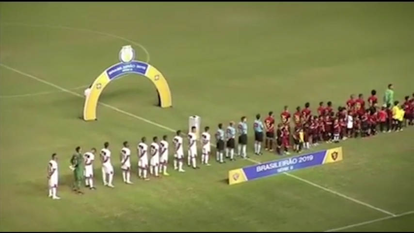 سوتی خنده دار هنگام پخش سرود برزیل!