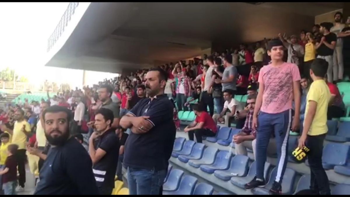 اختصاصی/ شعار هواداران علیه اعضای هیات مدیره پرسپولیس