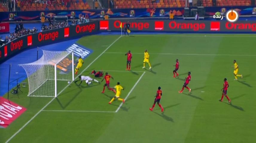 سوپرسیو استثنایی دروازه بان اوگاندا مقابل زیمبابوه